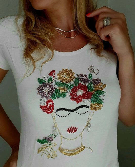 T-shirt Off-White Bordado Frida