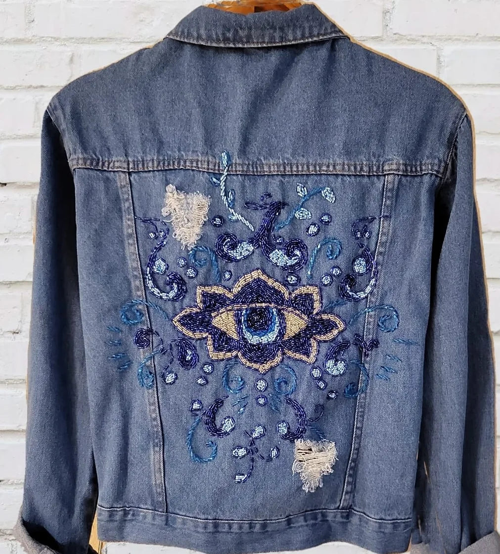 Jaqueta Jeans Bordada Olho Grego Jaqueta Jeans Olho Grego
