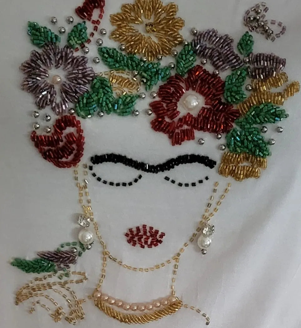 T-shirt Off-White Bordado Frida