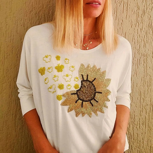 T-shirt Off-white Girassol e Borboletas