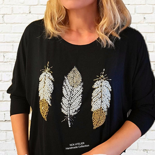 T-shirt Preta Bordada Penas